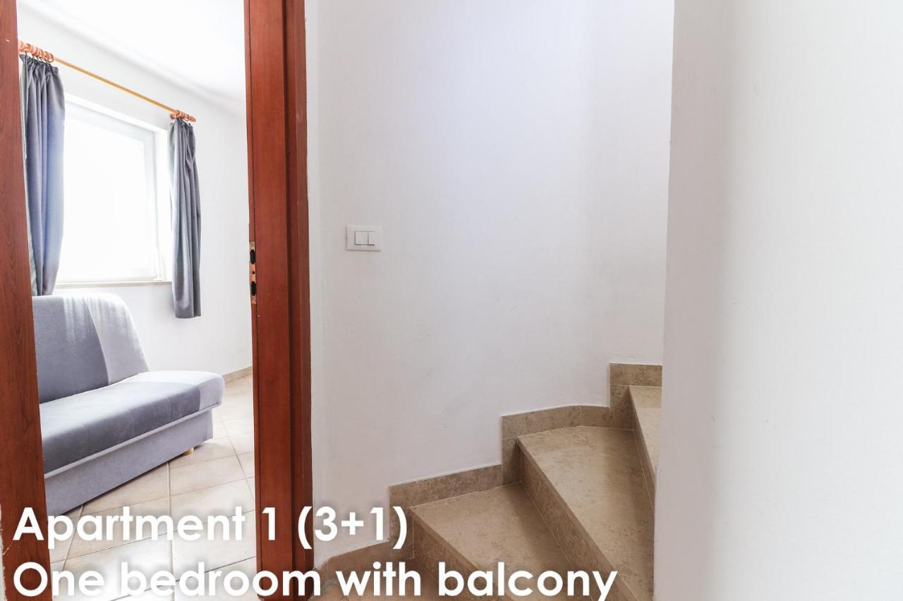 Sunshine Apartments Funtana With Balcony And Sea View ภายนอก รูปภาพ