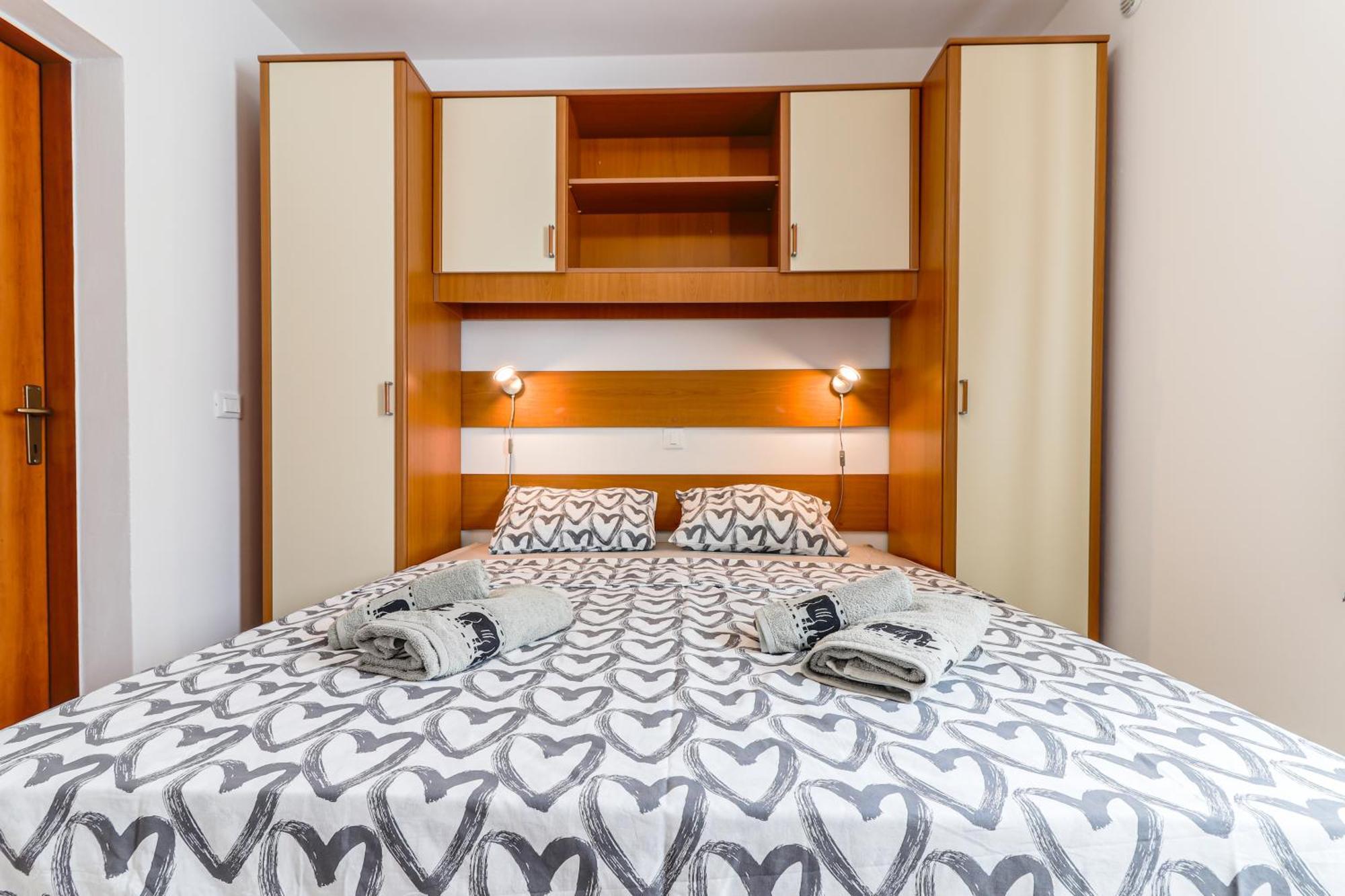 Sunshine Apartments Funtana With Balcony And Sea View ภายนอก รูปภาพ