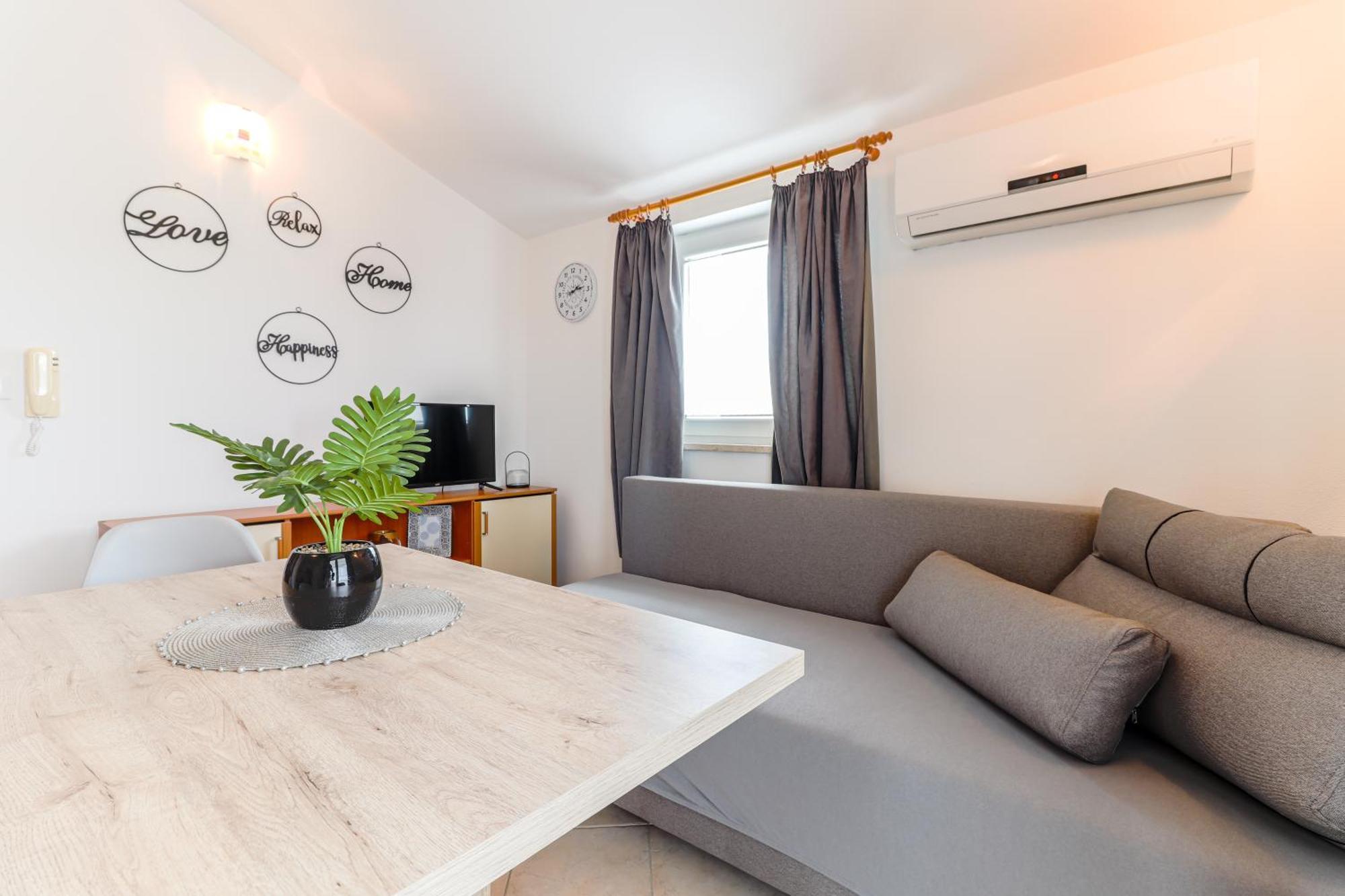 Sunshine Apartments Funtana With Balcony And Sea View ภายนอก รูปภาพ
